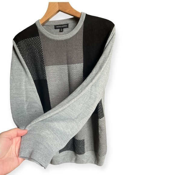 Tricots St. Raphael Men’s Geometric Square Design Crewneck Sweater, Large - Picture 4 of 11